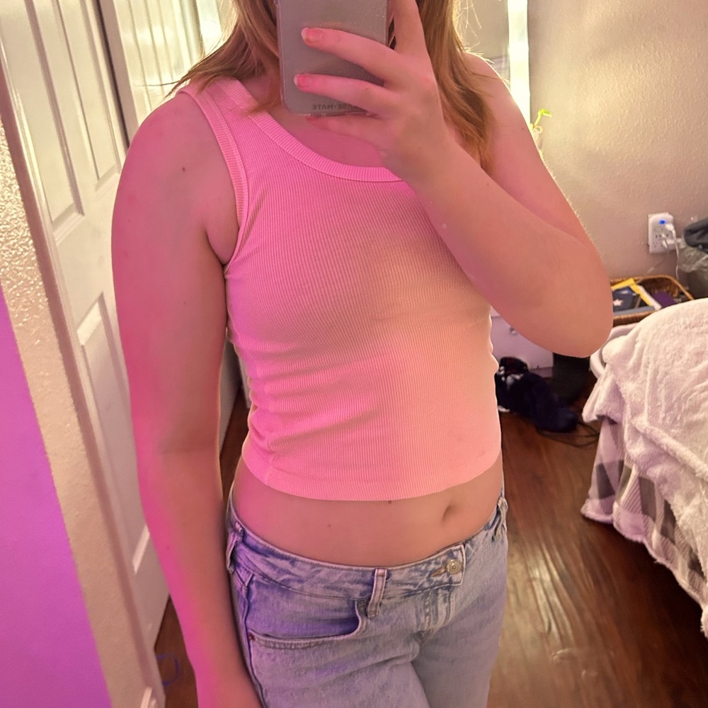 Universal Thread pink cropped tank top
